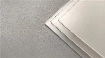 透明アクリル板にはどのような留め具が使用できますか？